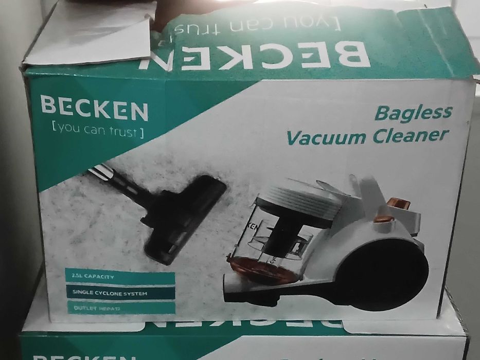 Vendo aspirador "Becken" sem saco