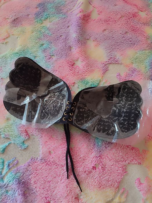 Невидимий бюстгалтер!