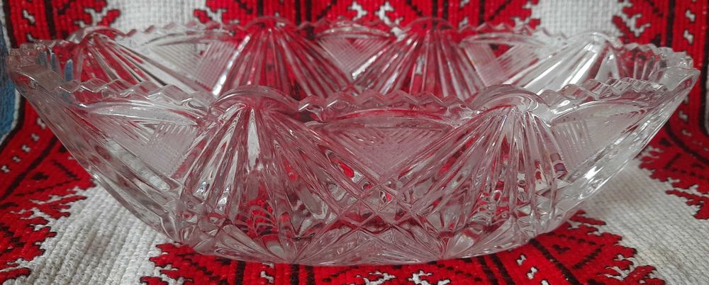 Хрустальная ладья  салатница фруктовница