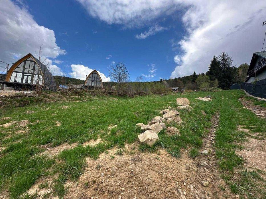 Яремче. Ділянка 51 сота межує з Готелем Велланд, асфальтований доїзд