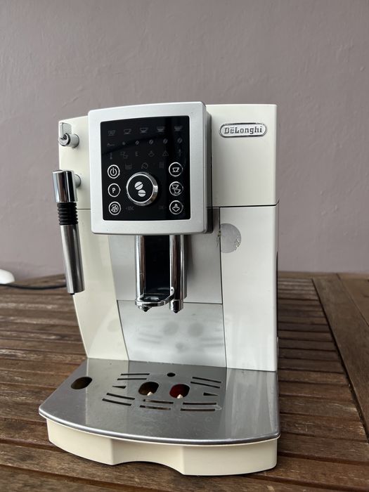 Кофемашина DeLonghi ECAM23.210