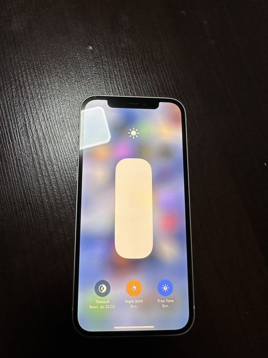 Продам iPhone 12 на 64
