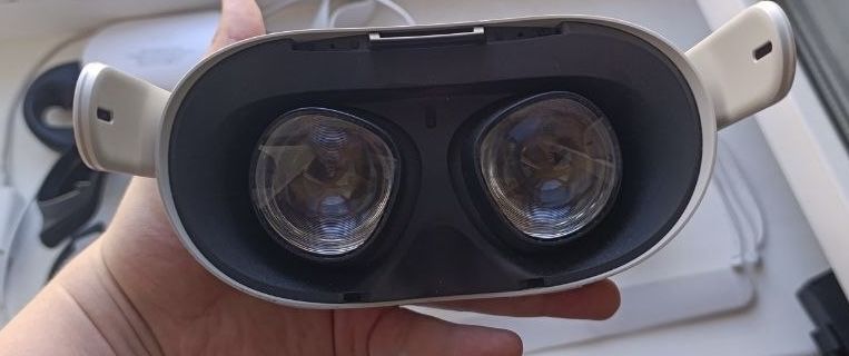 Oculus   Quest 2