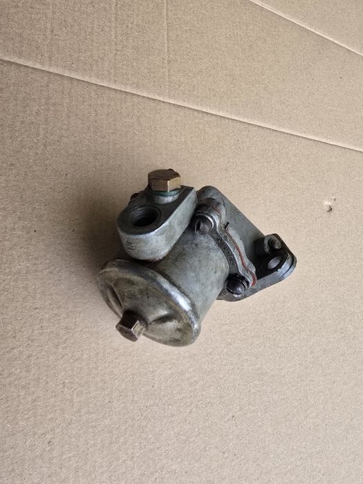 Bomba gasolina de carro antigo.