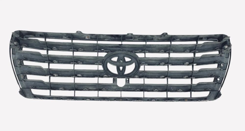 Решітка радіатора Toyota Land Cruiser 200