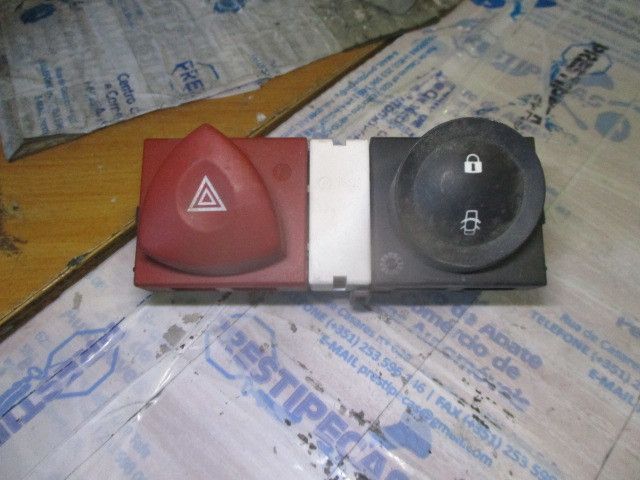 Comando / botão / interruptor multifunções RENAULT Megane II Break (KM