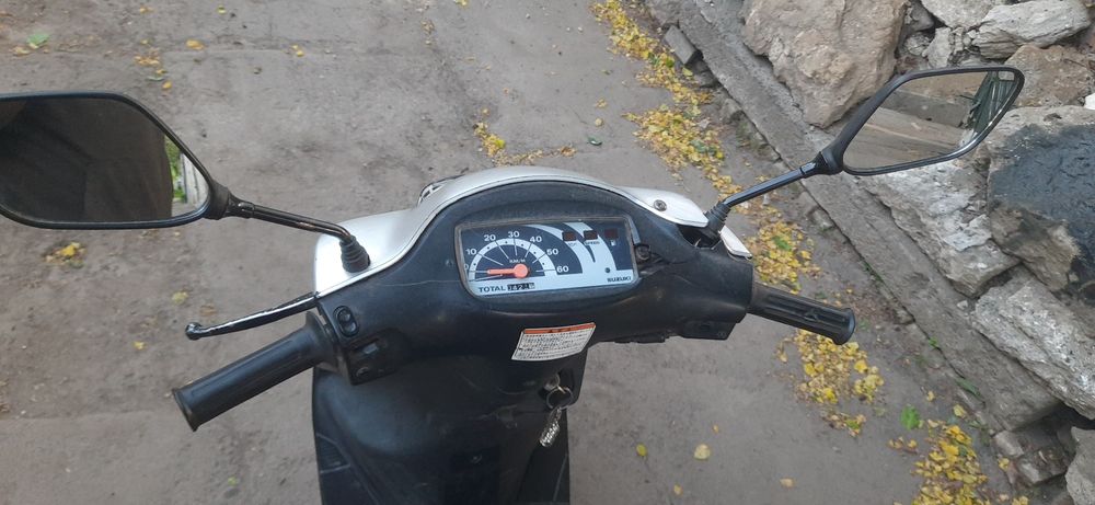 Продам скутер сузукі