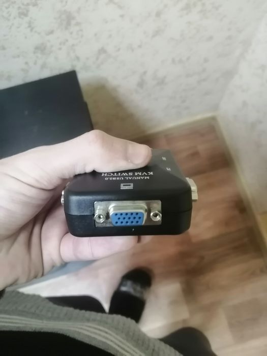 Продам KVM-switch для переключения между гарнитурой на ПК