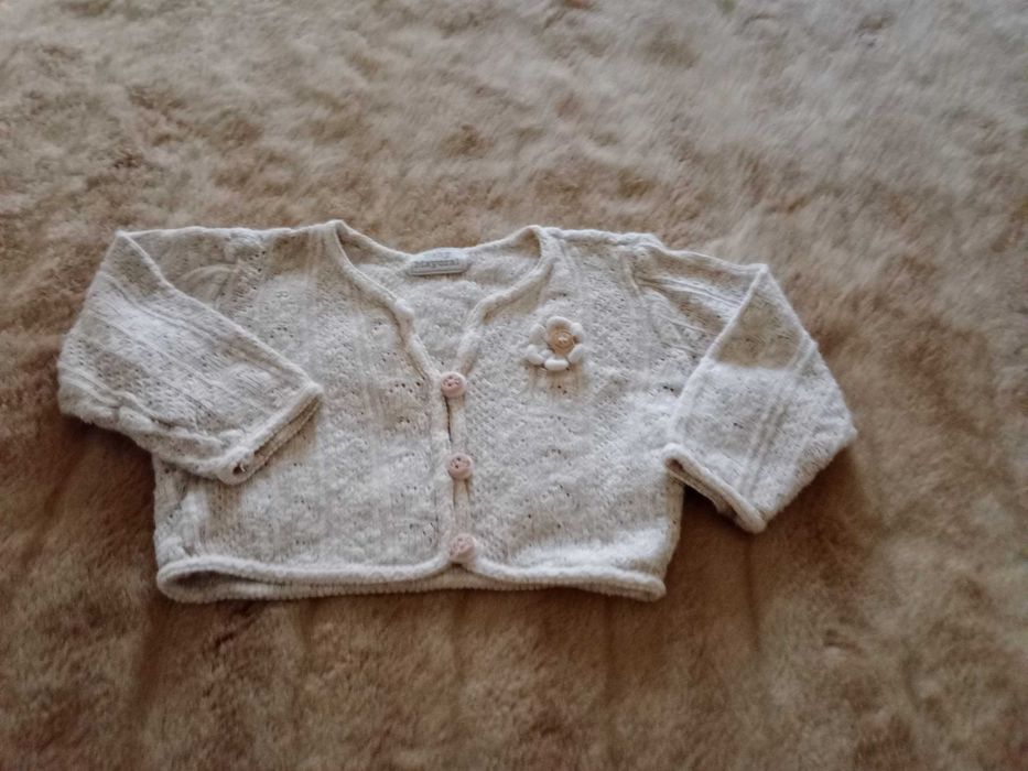 Bolero malha, 3/4 anos Flor peito c/ 1 botão madeira Baby Mayoral