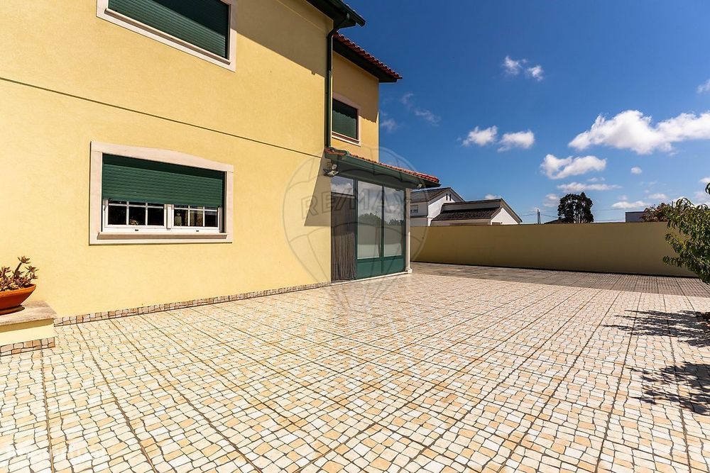 Moradia T4 para venda