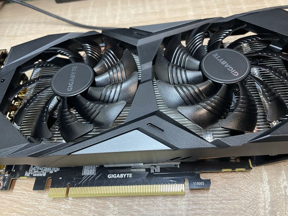 Продам відеокарту gigabyte gtx1660-oc