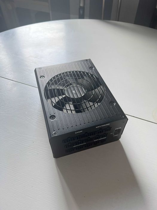 Corsair HX1200 80 Plus Platinum 1200W