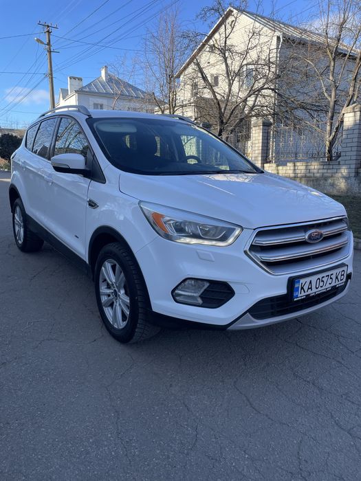 Продам Ford Kuga 2017 года дизель без подкрасов с родным пробегом