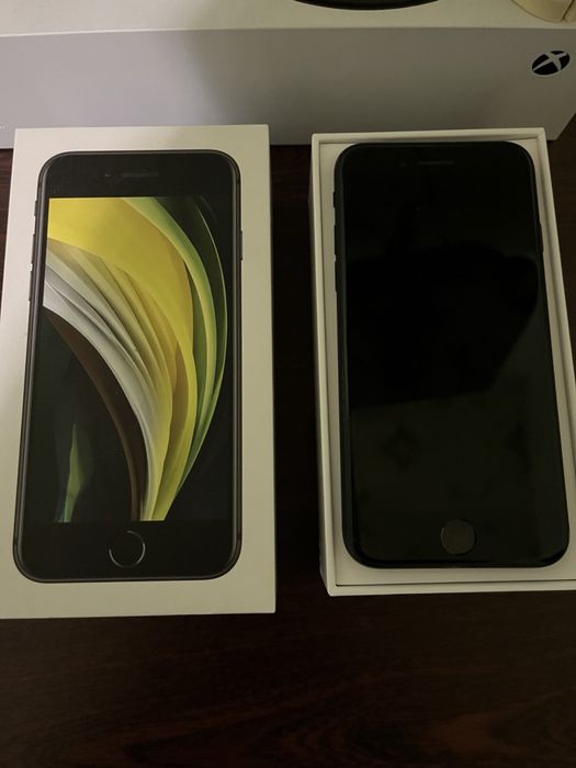 Iphone se 2020 64gb з повним комплектом