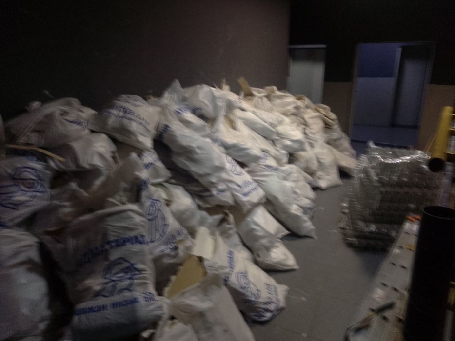 Демонтаж домов , перегородок , стен