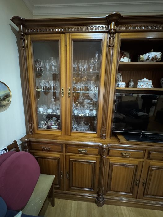 Cristaleira c/ 10 Portas, 6 Gavetas + Placa Rotativa TV - Como Nova