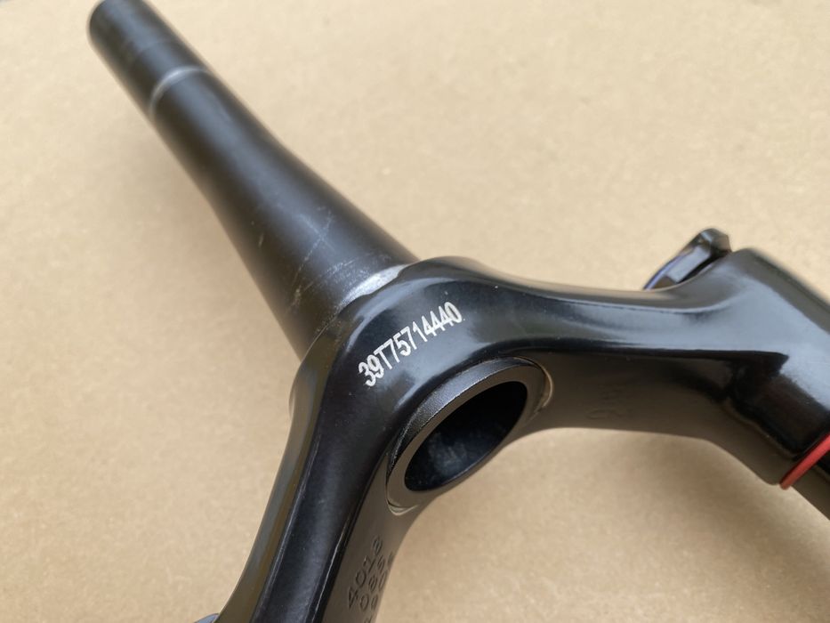 Suspensão Rock Shox Revelation 29