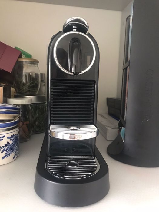 Maquina Nespresso CitiZ preta - Limousine Black