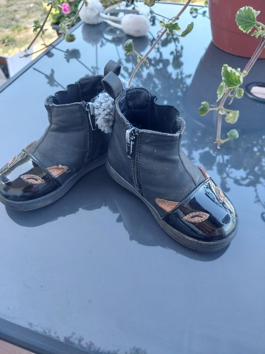 Piękne botki dziewczęce