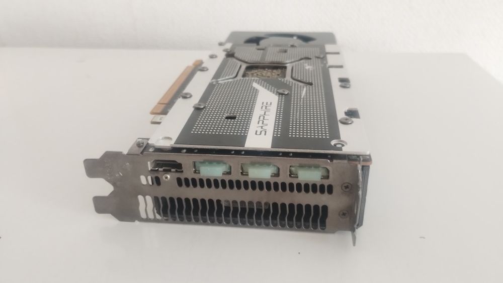 відеокарта Radeon RX 470.