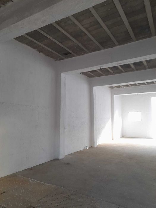 Arrenda se oficina autorizada com casa de habitação