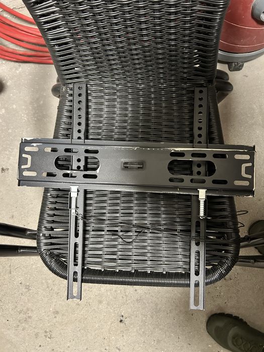 Uchwyt do telewizora ścienny