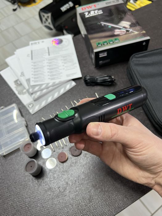 Мощный Гравер аккумуляторный DWT AGSP-07 TB + набор