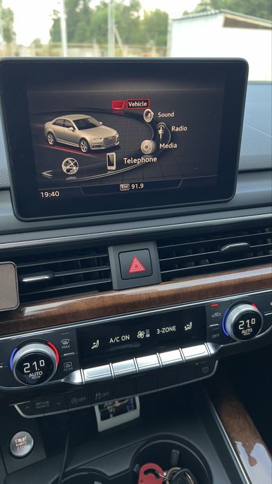 Audi A4 2018 VIN WAUGMAF44KA016876 фото оголошення 14 з 24