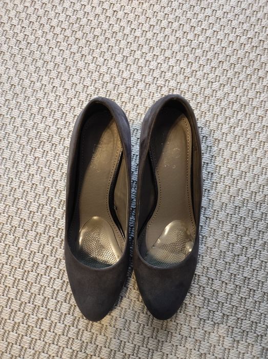 Sapatos salto cinzento 39