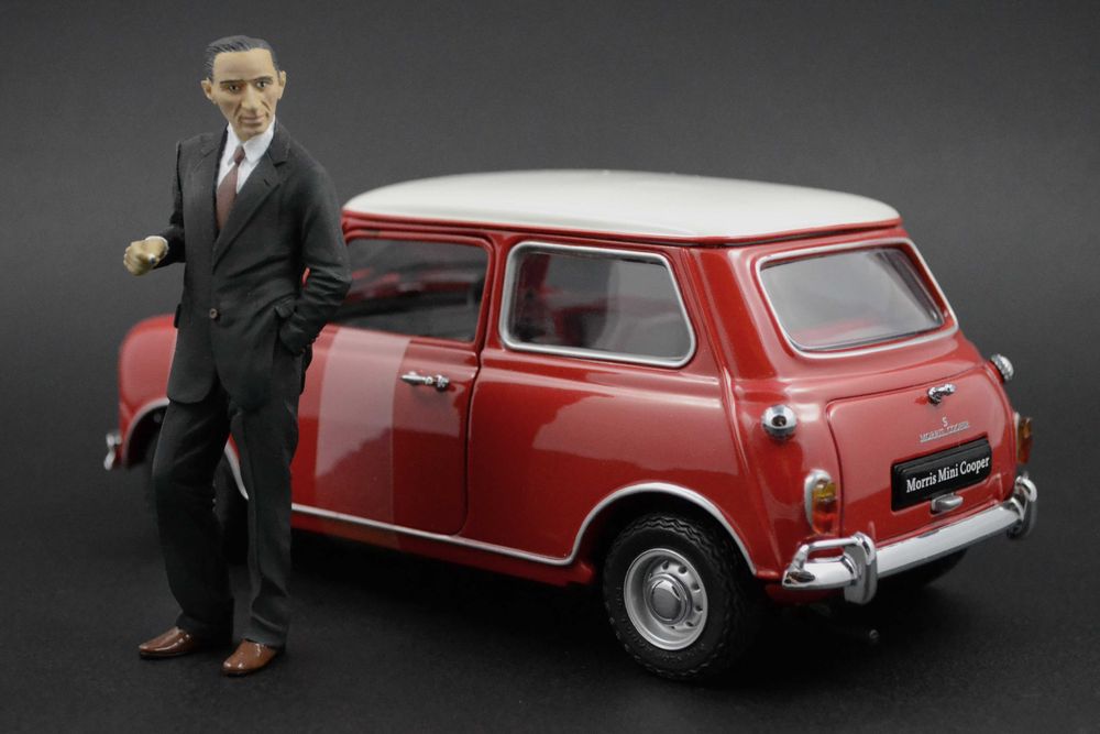 FIGURINE 1/18 LE CHEF D'ETAT VROOM NOT PEINT FOR REVELL SCHUCO