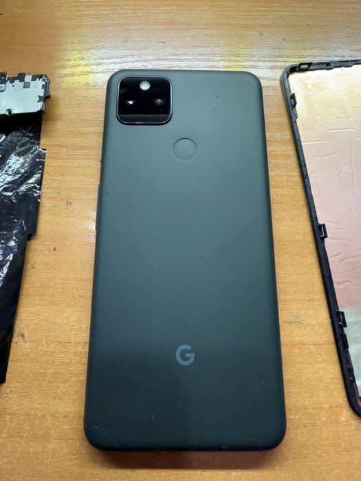 Запчастини Google Pixel 5a неробочий телефон