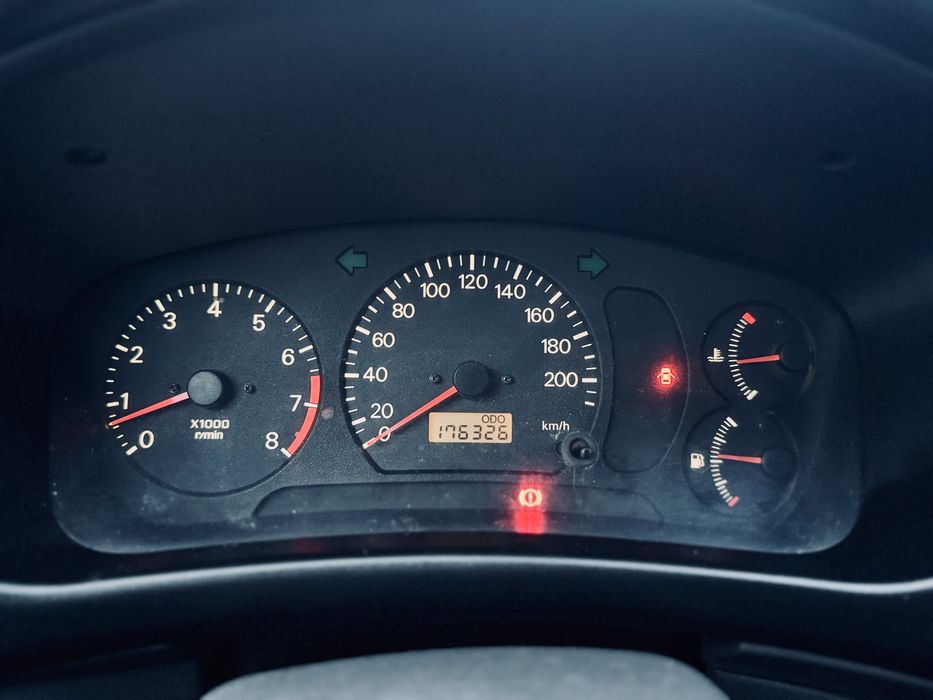 Mitsubushi Lancer GLX 1.3  | 75cv