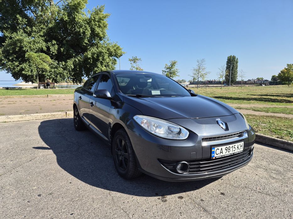 Автомобіль Renaut Fluence