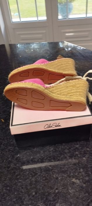 Sapatos rosa novos n, 37, tacão em cunha e em corda