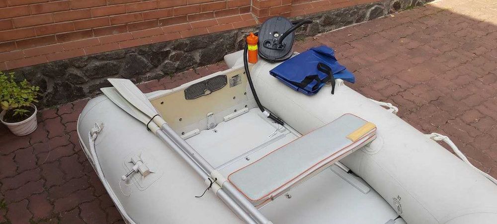 Човен надувний Quicksilver 240S