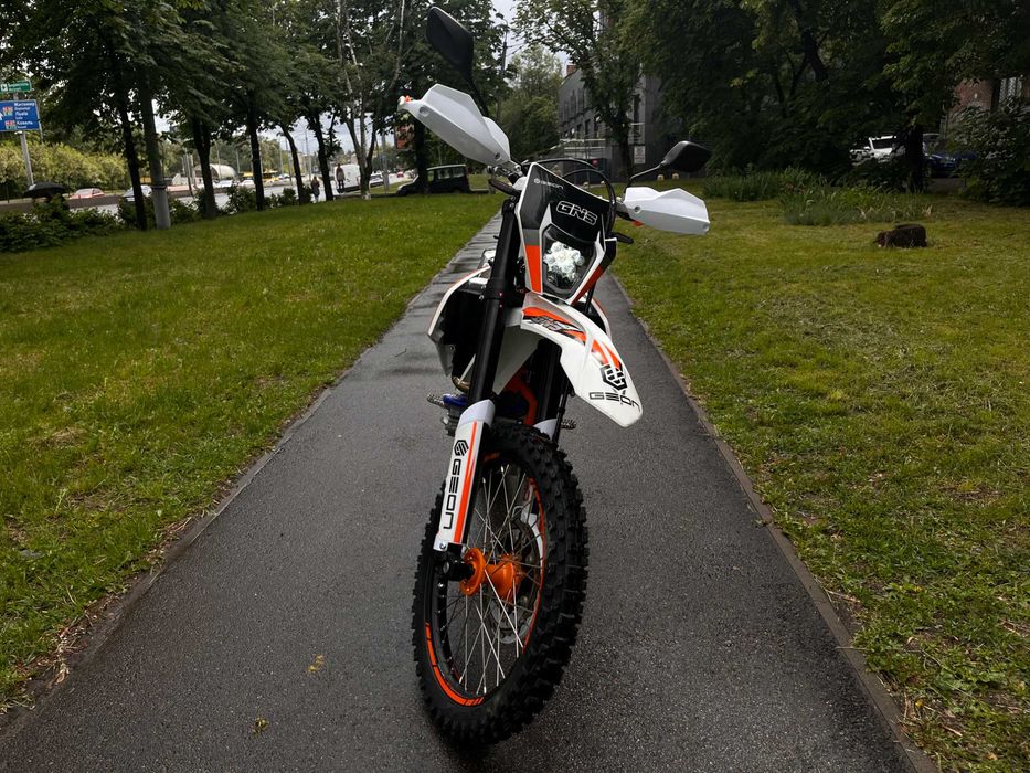 Мотоцикл GEON DAKAR GNS 300 NB (21/18) МКПП-6