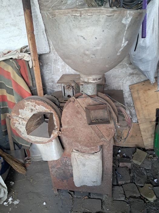 Зернодробилка,траворіз