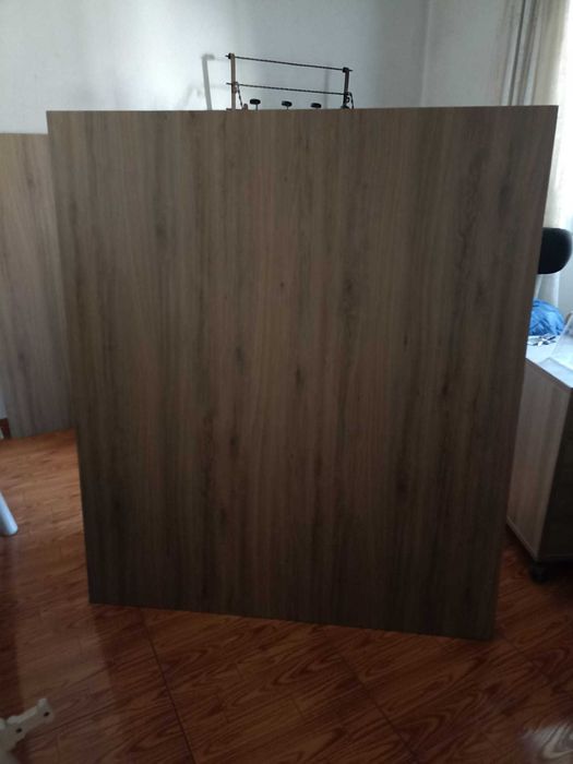 Mesa em Melamina cor Carvalho