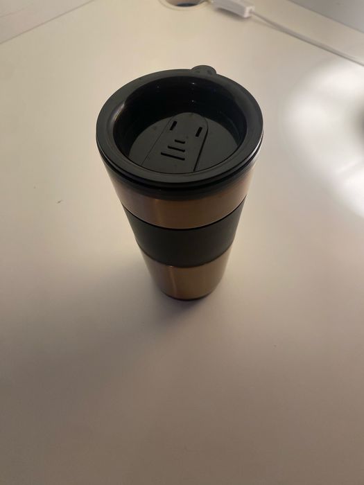 Bestron Ekspres do kawy z kubkiem izolacyjnym