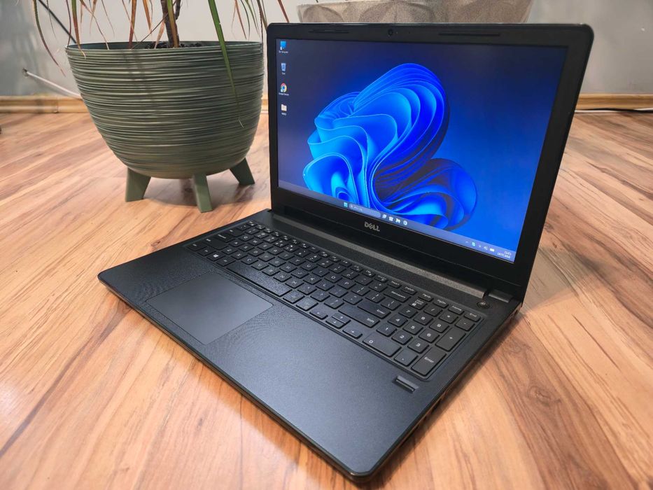 Laptop DELL Windows 11/ Intel i3 / RAM DDR4/ Dysk SSD 256GB / Pakiet OFFICE. Dobry stan.