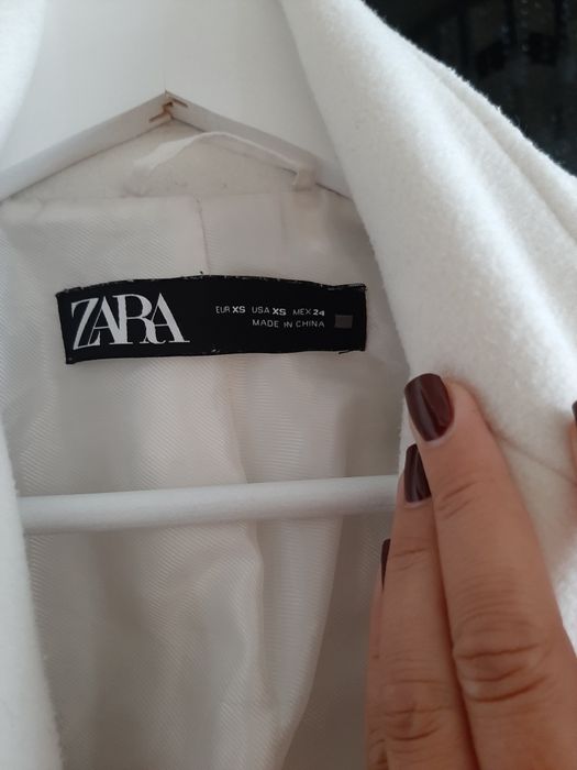 Пальто  Zara   .