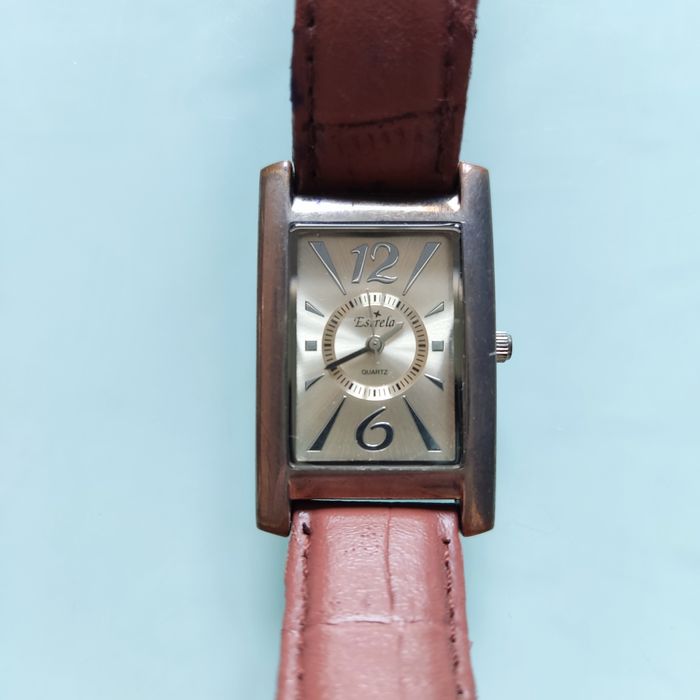 Продам наручные женские часы