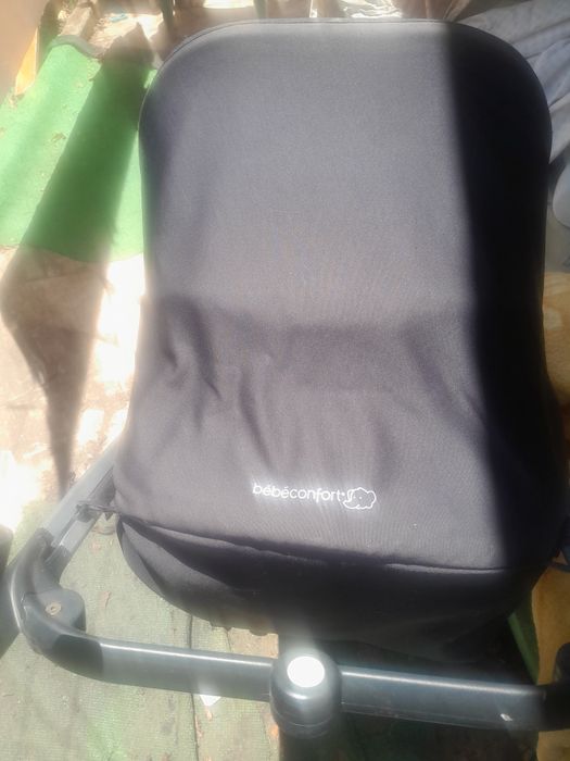 Carro passeio bebeconfort + 20 fraldas 15 €