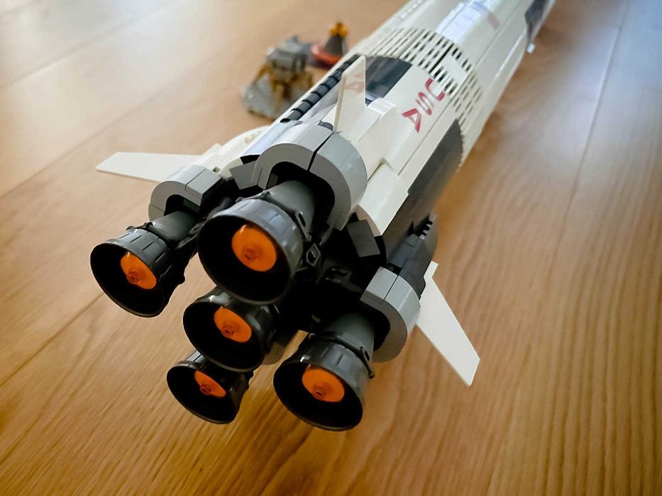 LEGO 92176: NASA Apollo Saturn V (Opened/Used)