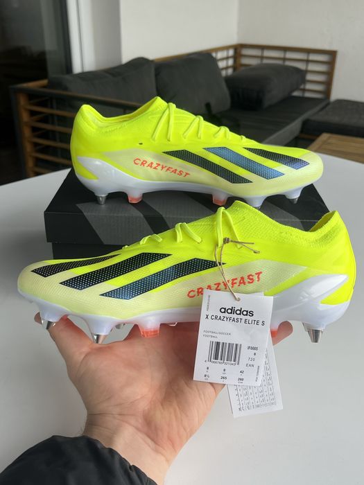 Żółte korki adidas