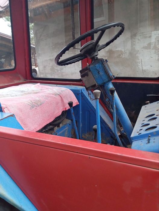 Трактор Т-25 причіп