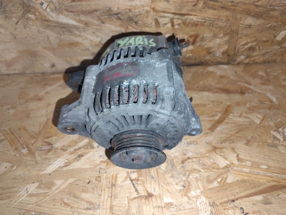 Toyota Yaris I 1.0 benzyna alternator