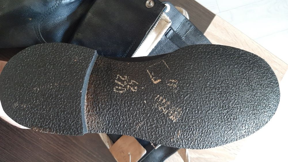 Чоботи зимові льотні  нові 42р.