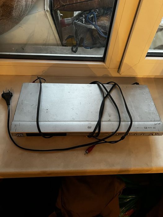 Продам DVD програвач JVC
Без пульта . Олх доставка .