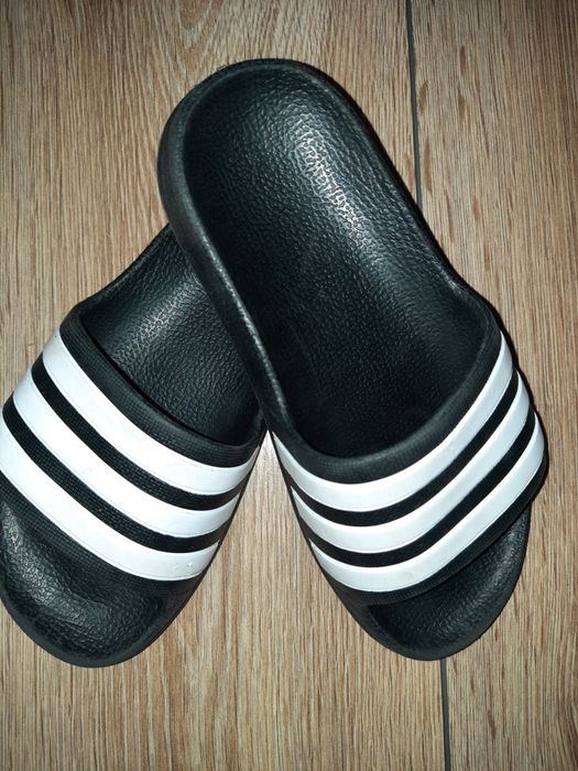 Klapki adidas rozm.  31